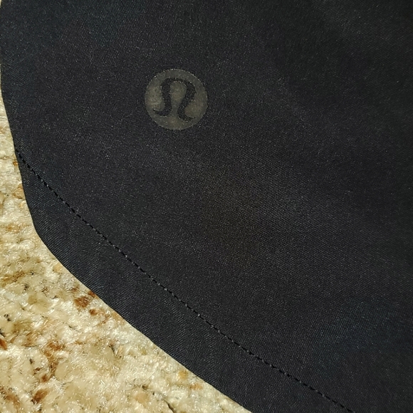Lululemon Speed Up Shorts 2.5" Size 10 Black - Picture 10 of 10